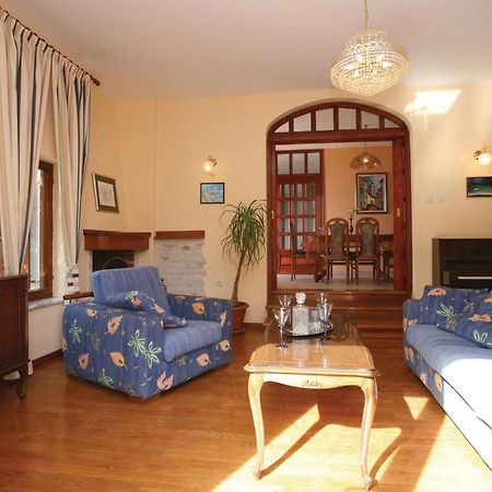 Lovely Home In Kapelica With Wifi Raša Exterior foto