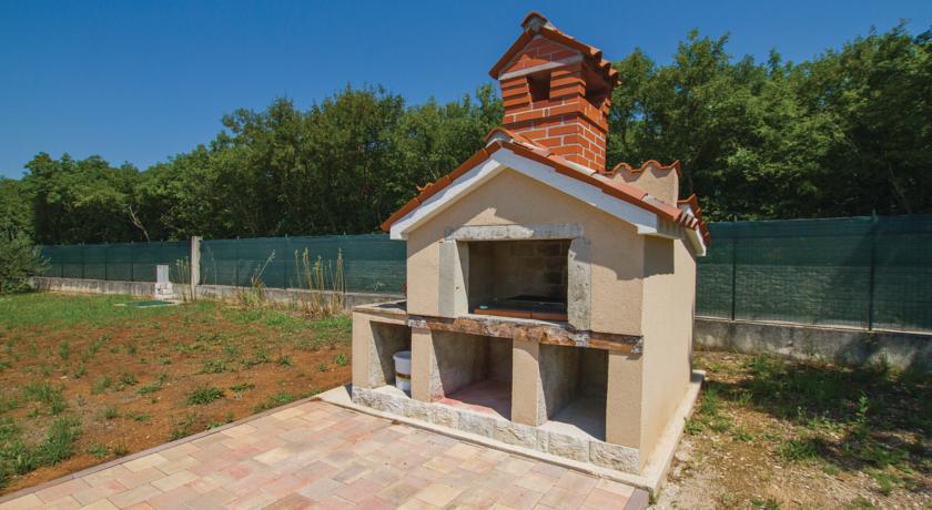 Lovely Home In Kapelica With Wifi Raša Quarto foto