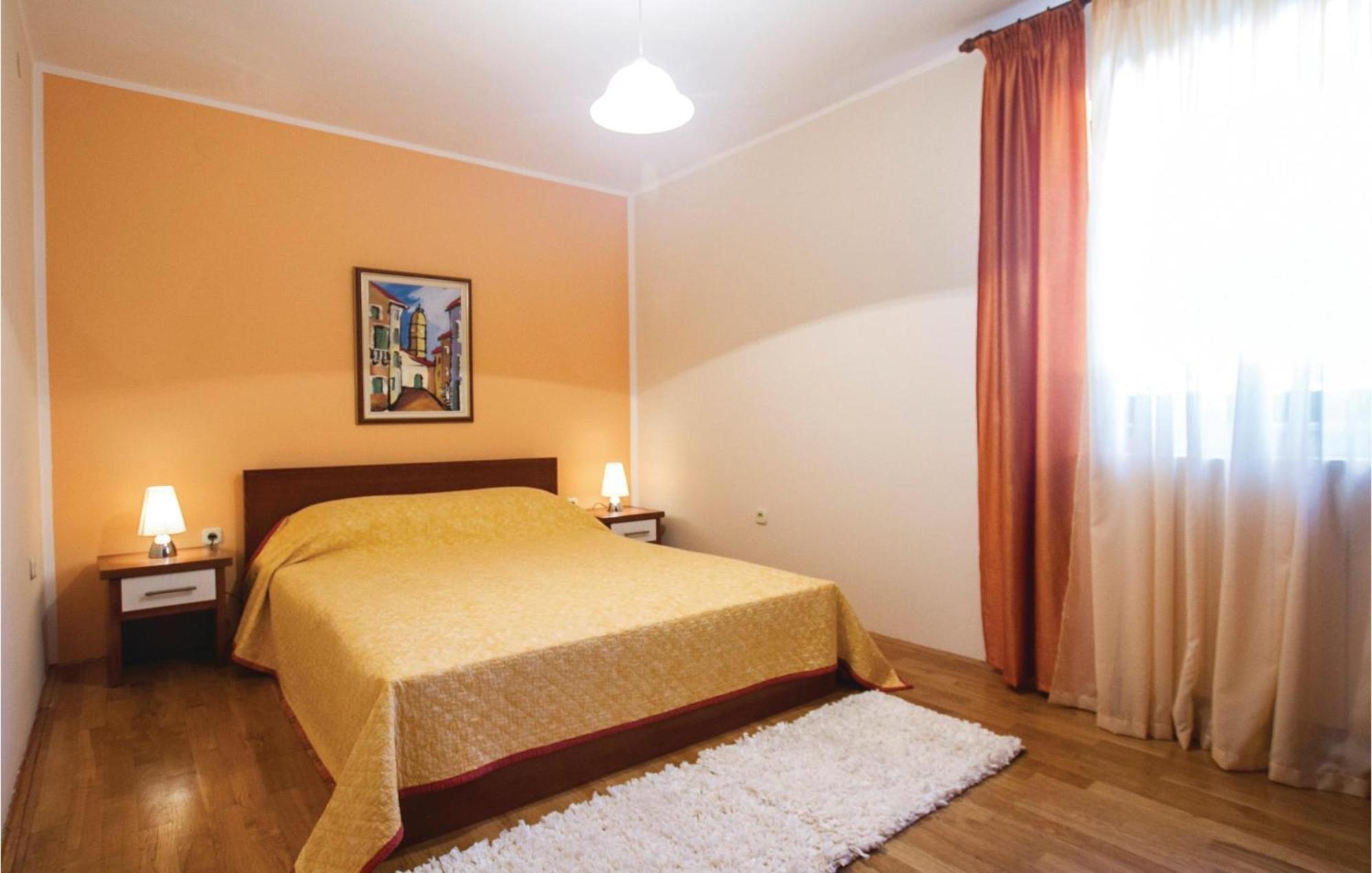 Lovely Home In Kapelica With Wifi Raša Exterior foto