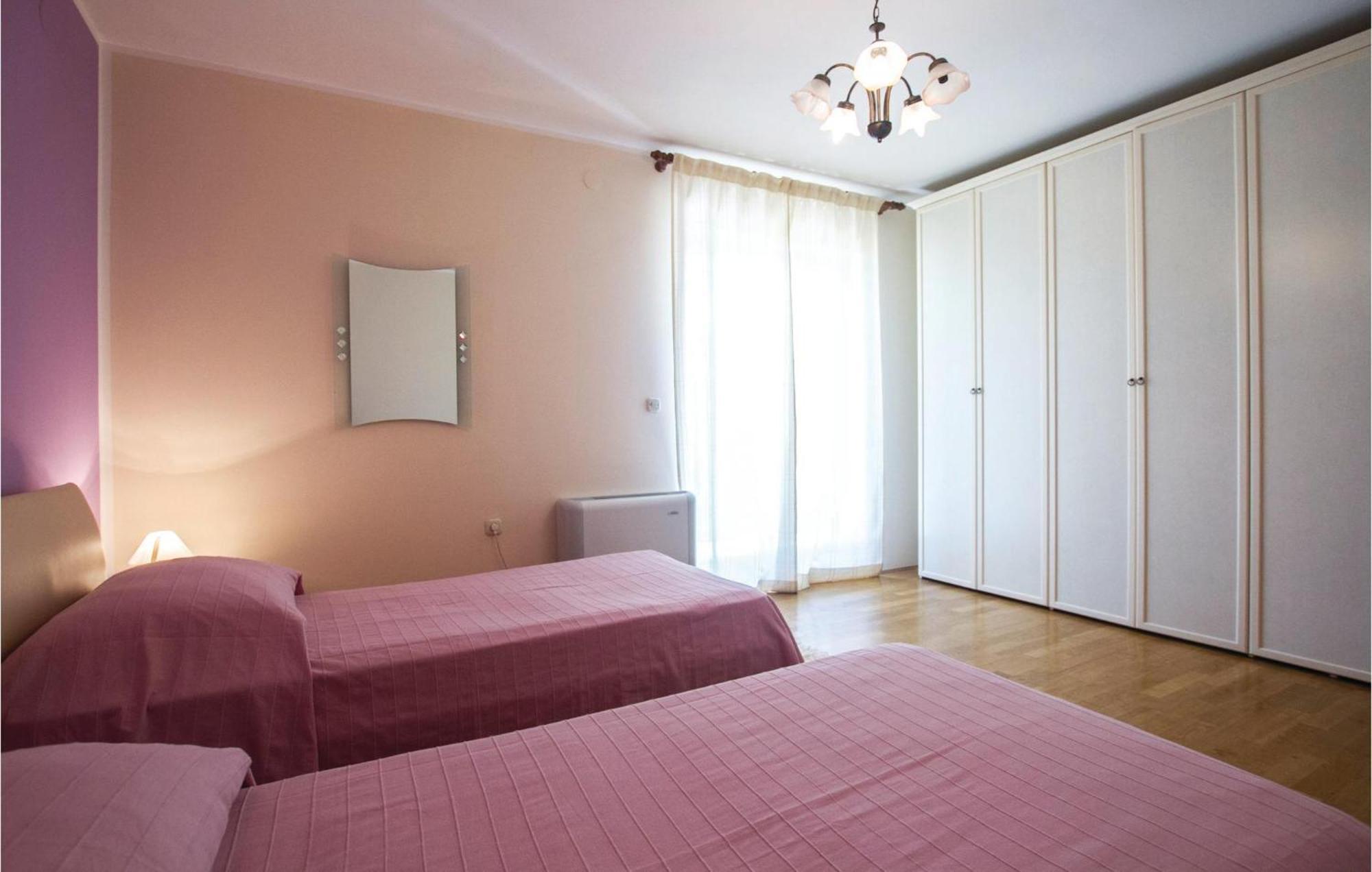 Lovely Home In Kapelica With Wifi Raša Exterior foto