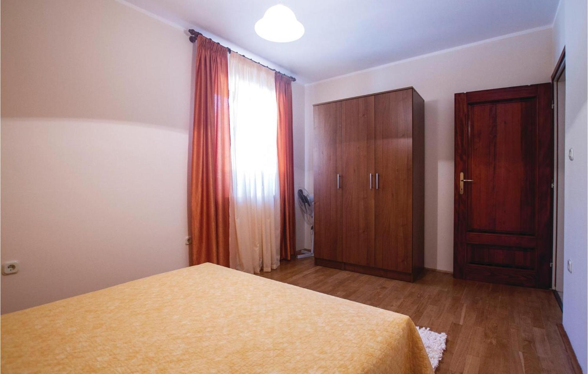 Lovely Home In Kapelica With Wifi Raša Exterior foto