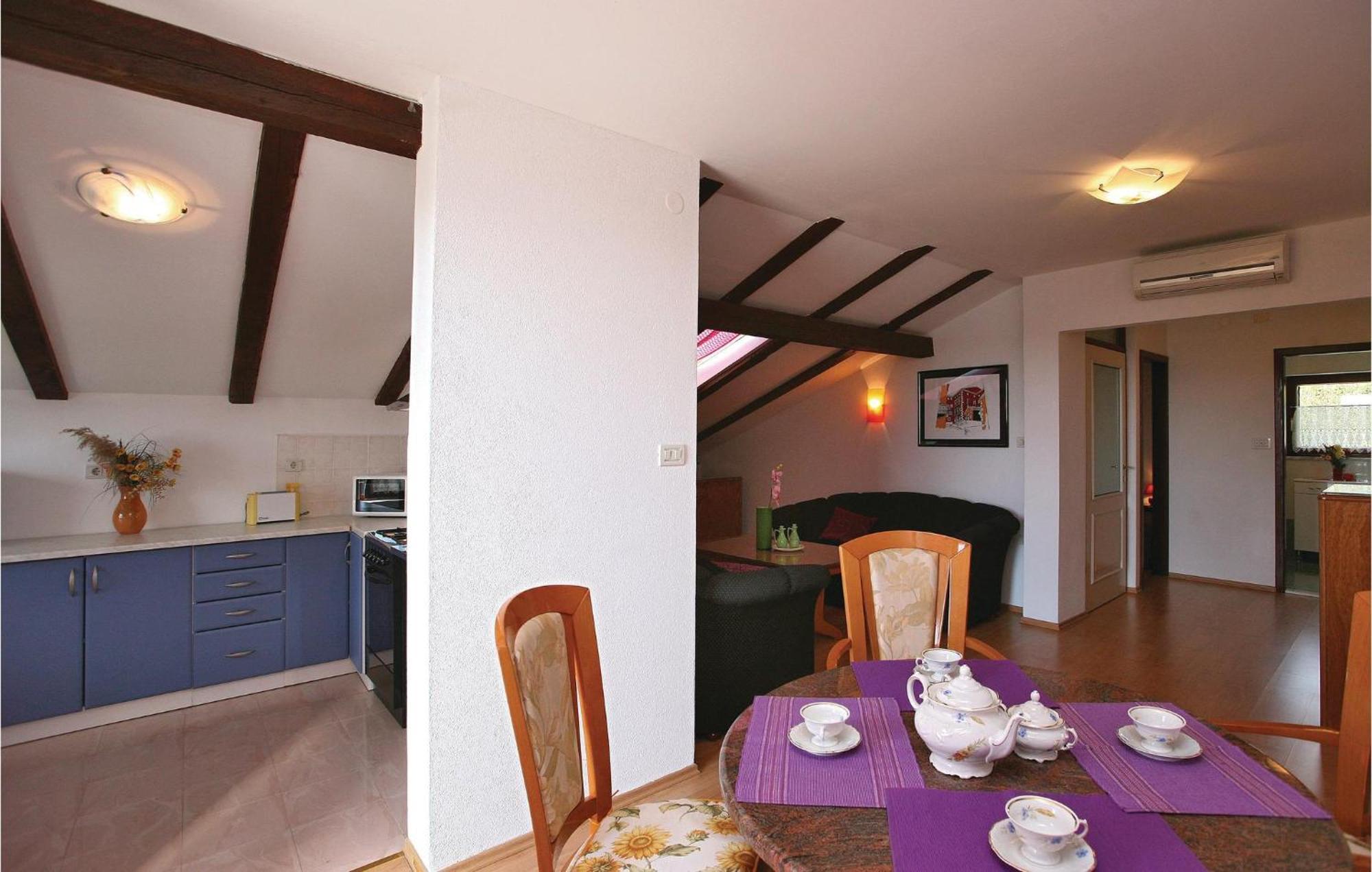 Lovely Home In Kapelica With Wifi Raša Exterior foto