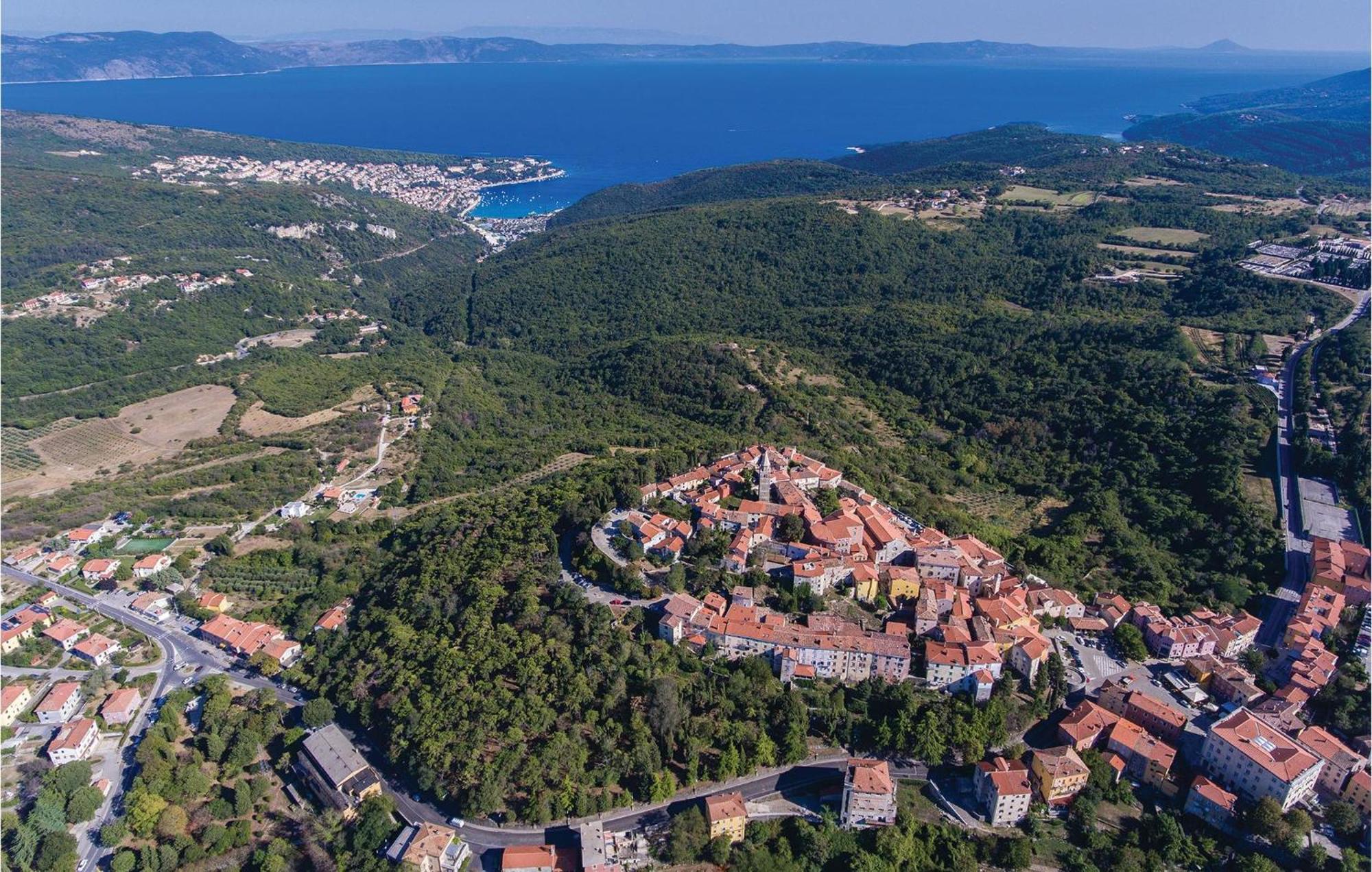 Lovely Home In Kapelica With Wifi Raša Exterior foto