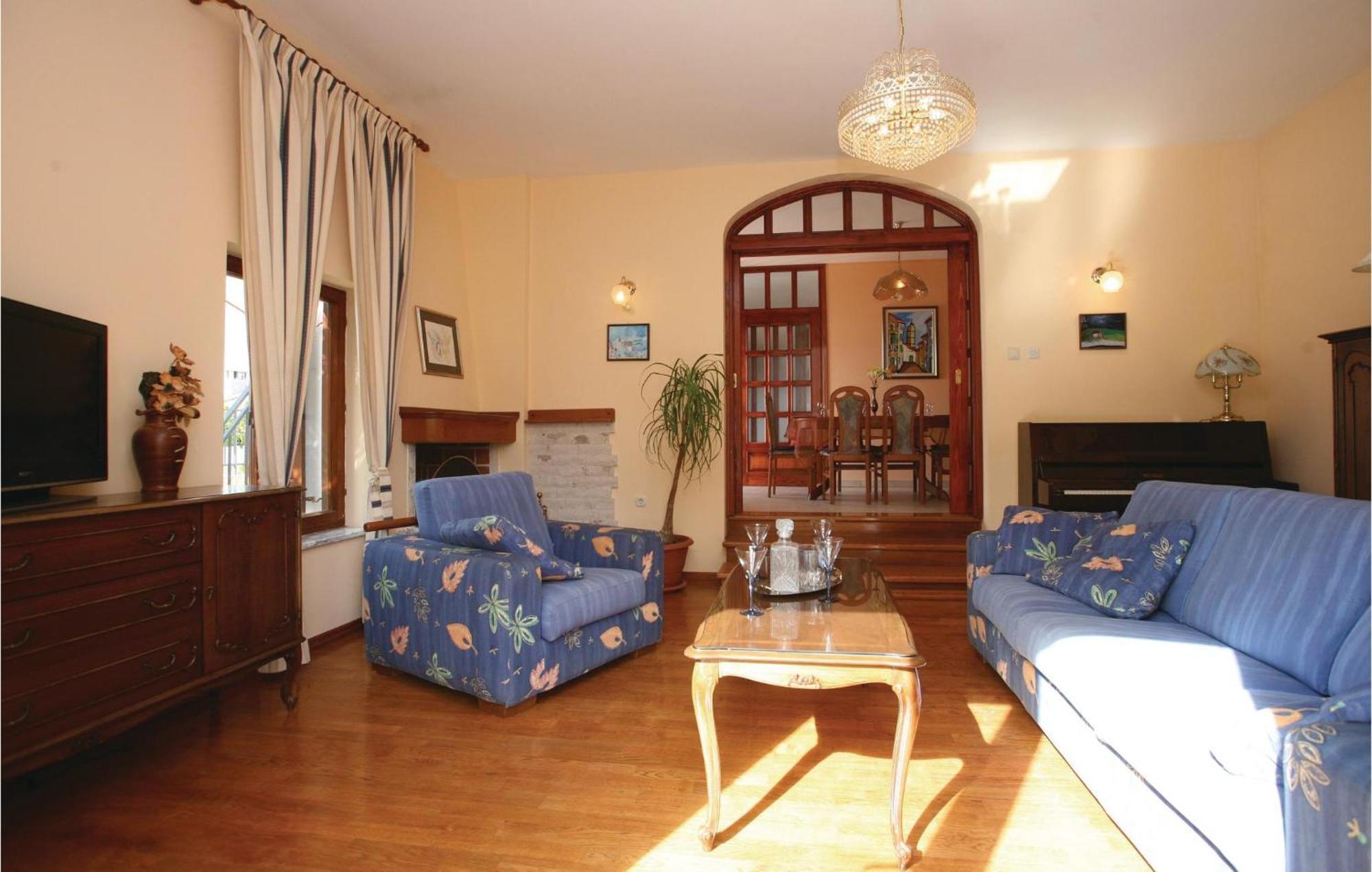 Lovely Home In Kapelica With Wifi Raša Exterior foto