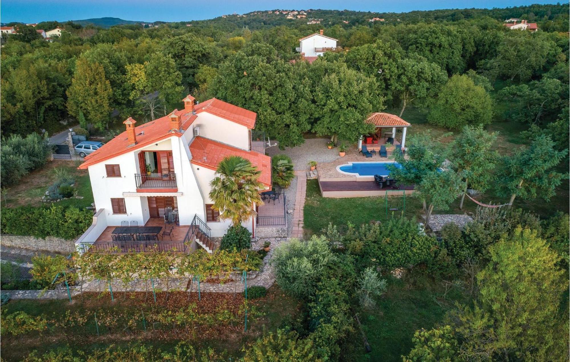 Lovely Home In Kapelica With Wifi Raša Exterior foto